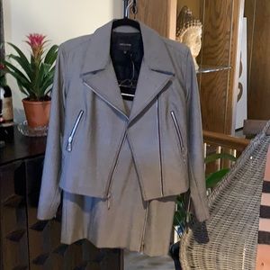 Women’s 2 piece skirt suit